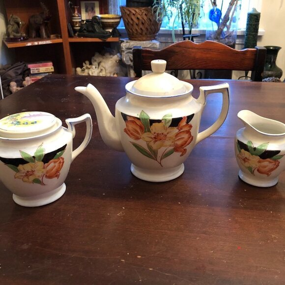 - Vintage Japanese Teapot with sugar bowl and Creamer - Picture 1 of 8